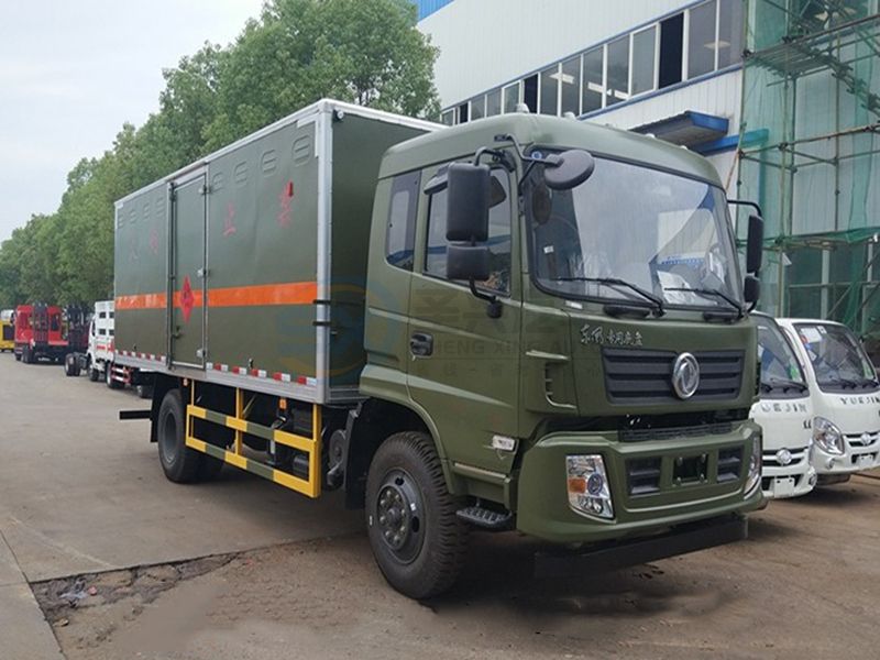 東風(fēng)6米1爆破器材運輸車