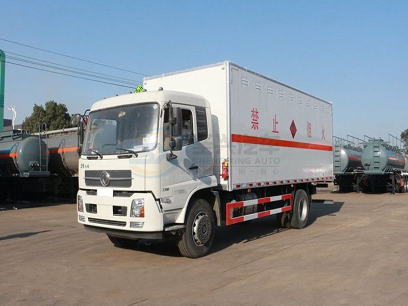 東風(fēng)天錦6米2/6米5爆破器材運輸車