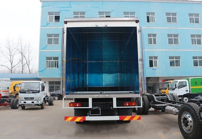 東風(fēng)天錦小三軸7米7爆破器材運輸車