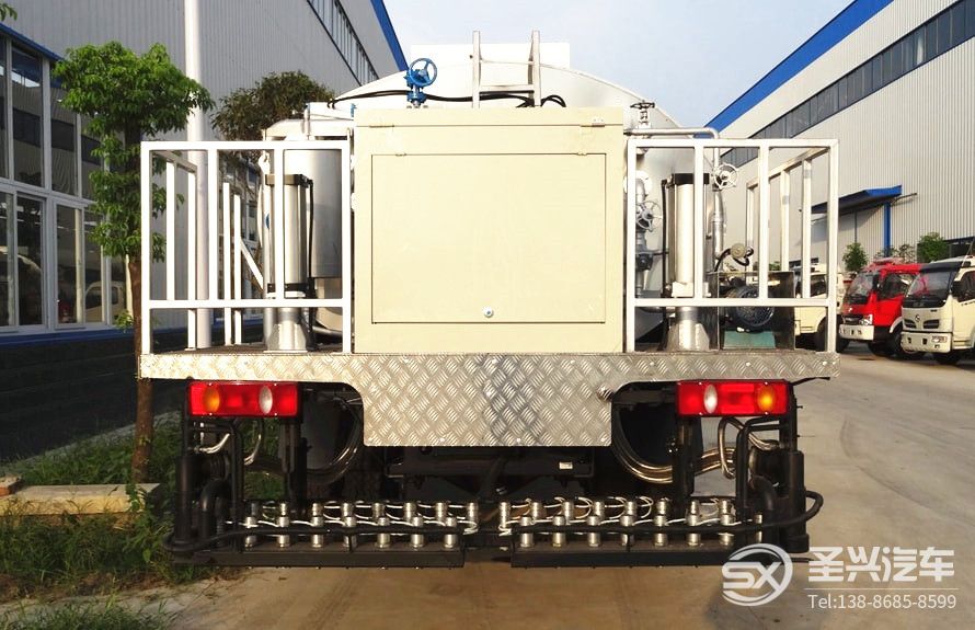 東風(fēng)天錦10噸瀝青灑布車(chē)