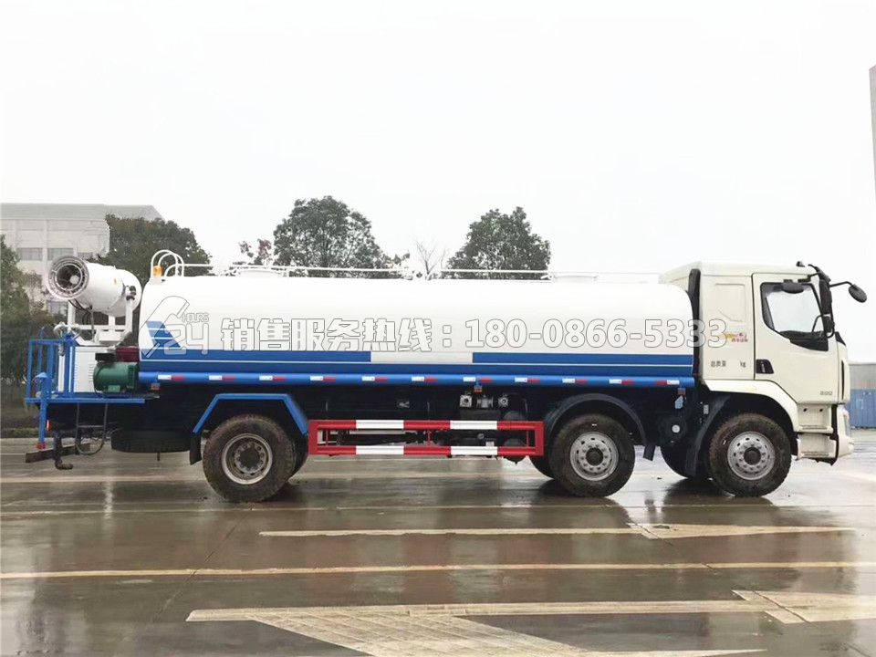 柳汽乘龍M3小三軸灑水車(chē)18立方-帶30米霧炮