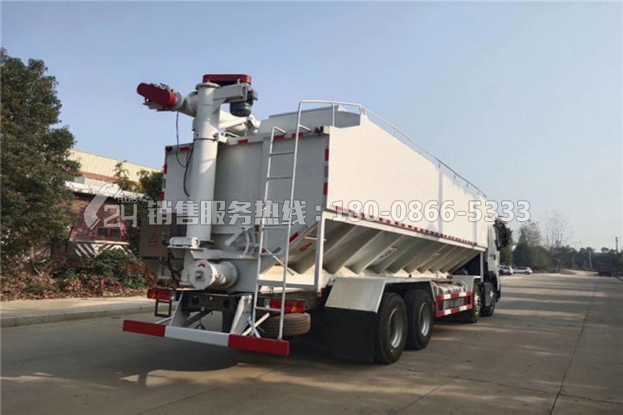 東風(fēng)柳汽乘龍H7散裝飼料車40方
