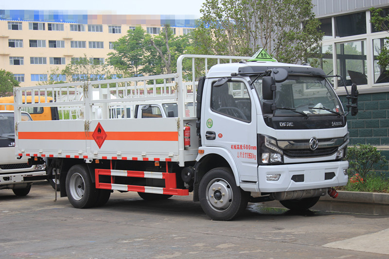 國(guó)六-東風(fēng)多利卡5米2氣瓶運(yùn)輸車