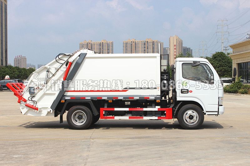 東風(fēng)多利卡5方后裝壓縮垃圾車(chē)