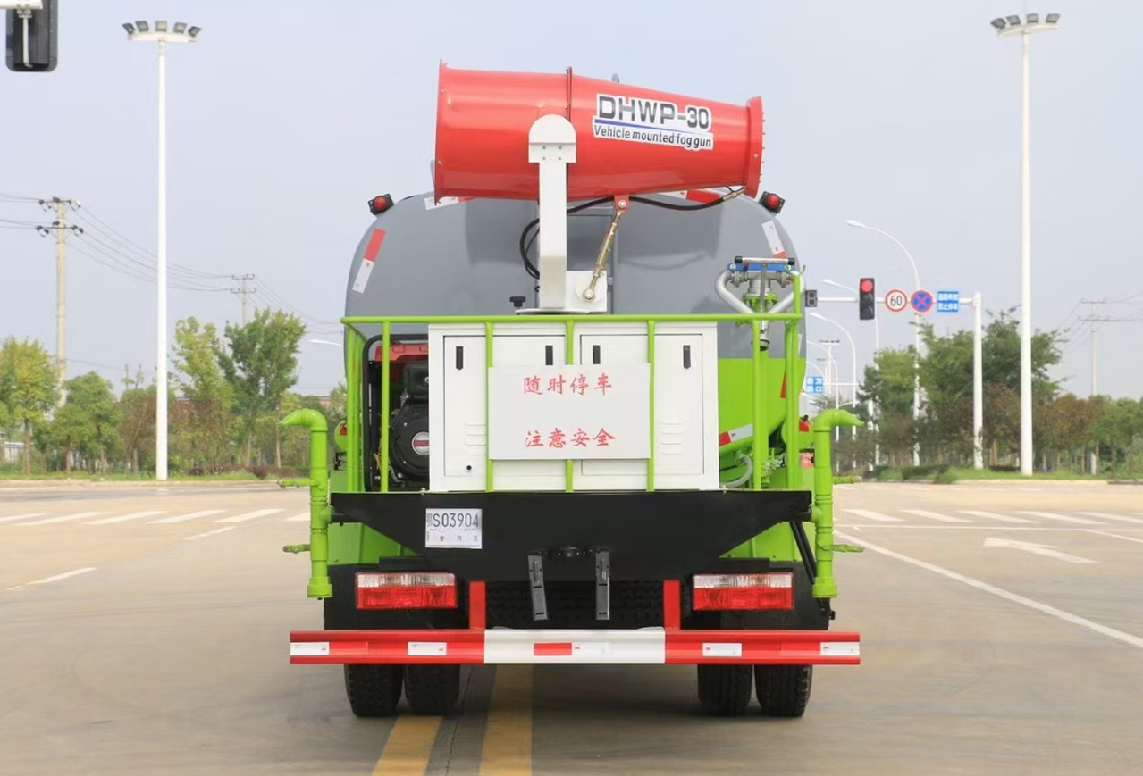 國(guó)六-東風(fēng)福瑞卡灑水車8方