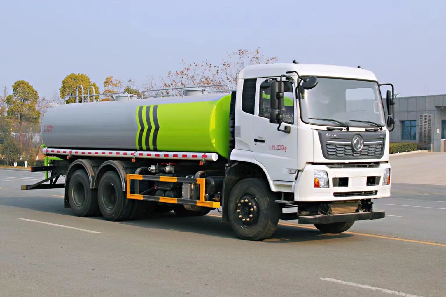 東風(fēng)天錦后雙橋灑水車18立方
