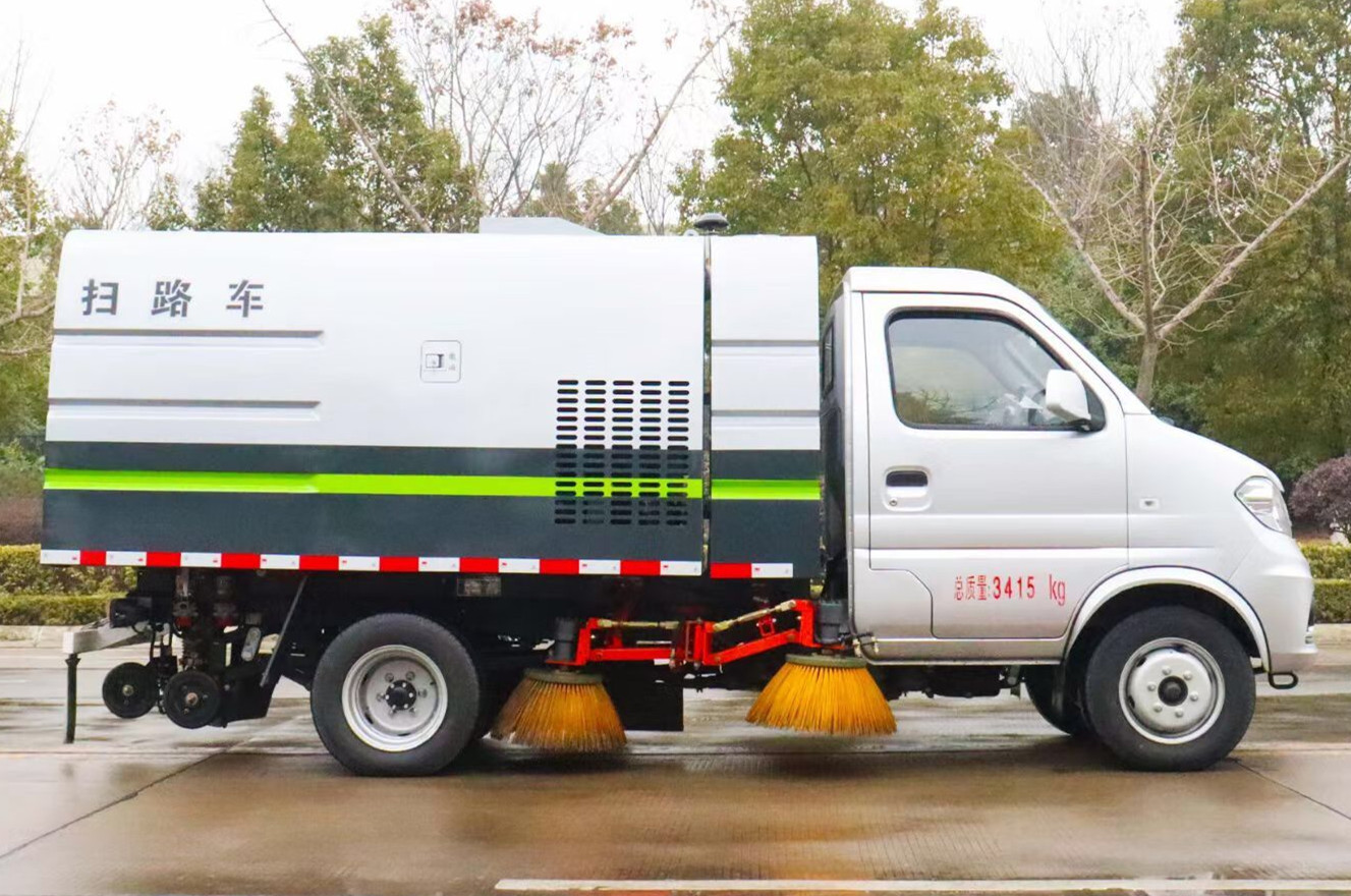 東風(fēng)小康掃路車(chē)0.5+1.5方