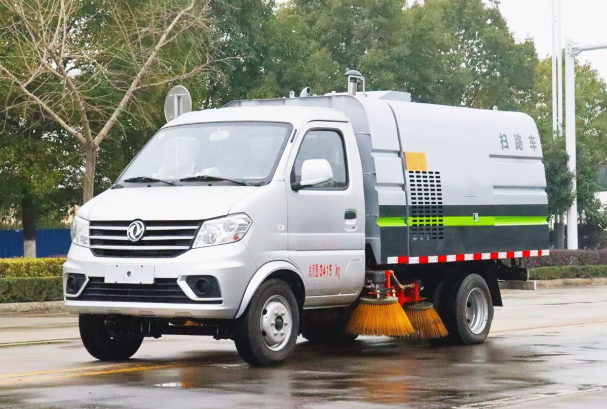 東風(fēng)小康掃路車(chē)0.5+1.5方
