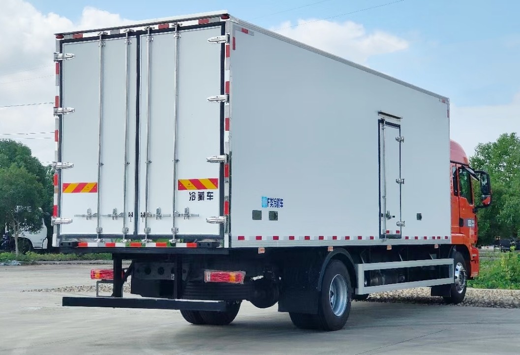 重汽汕德卡G5S冷藏車(chē)7.8米
