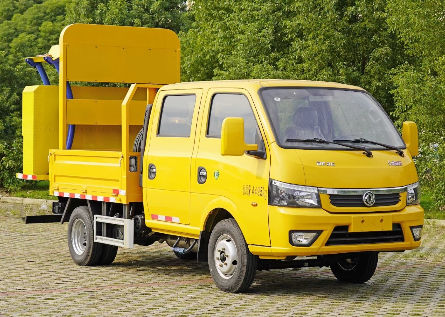 東風(fēng)途逸藍(lán)牌防撞緩沖車(chē)70K