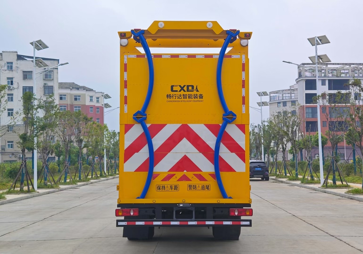 東風(fēng)專(zhuān)底K6防撞緩沖車(chē)100K