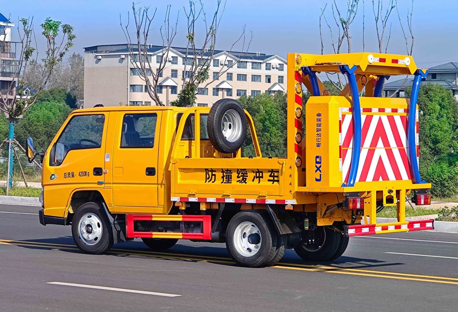 江鈴新順達(dá)防撞緩沖車70K