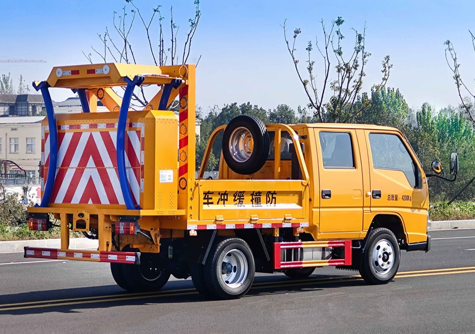 江鈴新順達(dá)防撞緩沖車70K