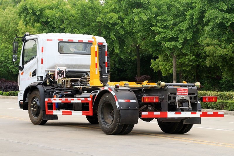 東風(fēng)華神T3勾臂垃圾車 7方(可拉建筑垃圾箱)
