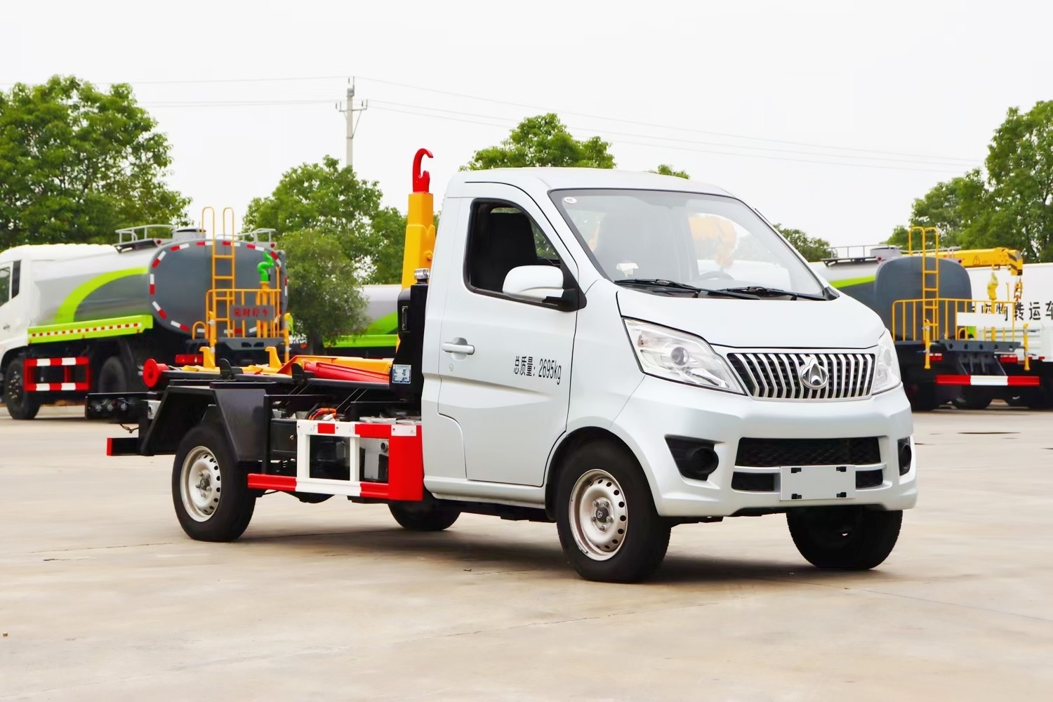 河北長(zhǎng)安勾臂垃圾車 3方生活垃圾箱