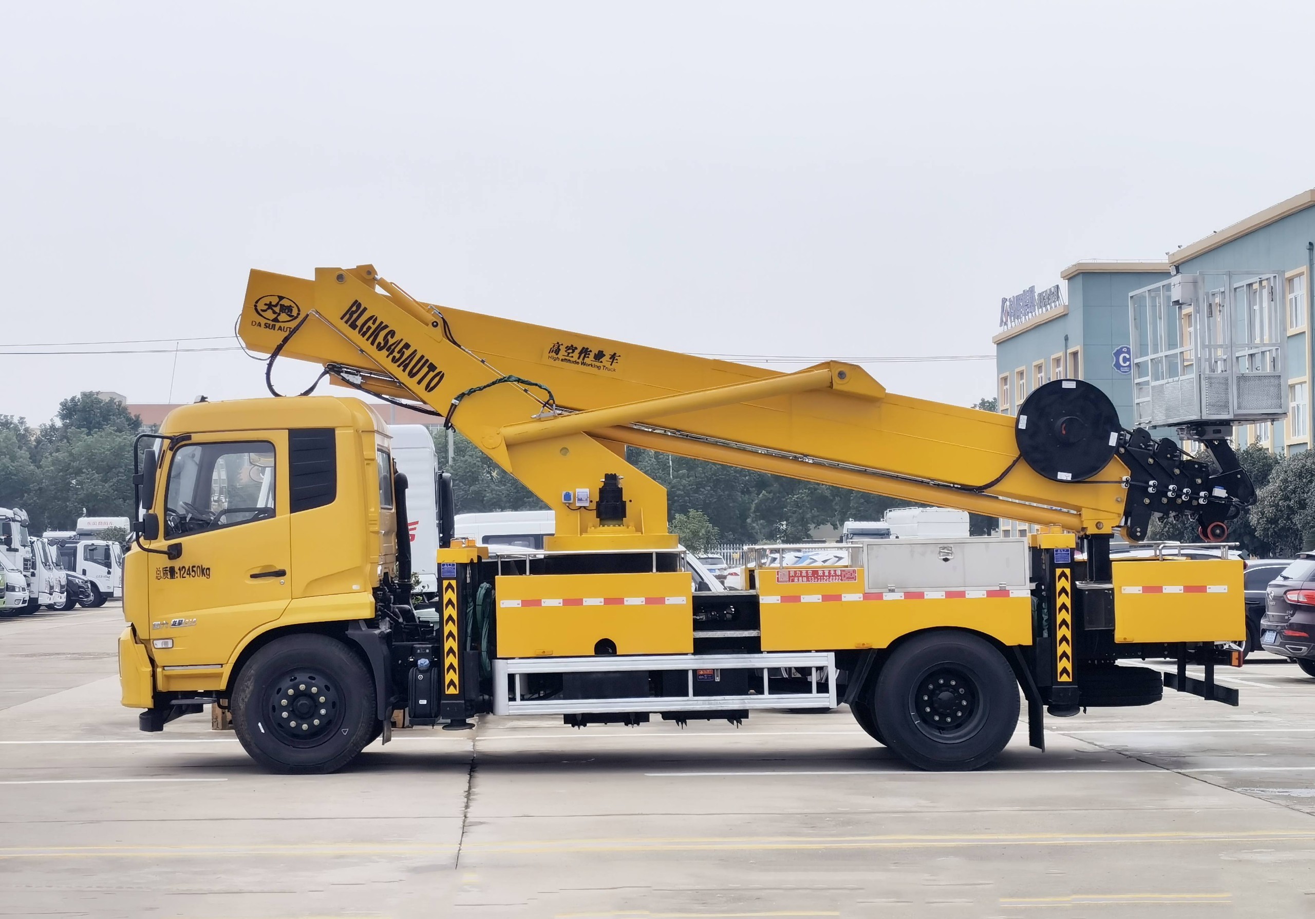 東風(fēng)天錦45米直臂式高空作業(yè)車(chē)